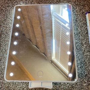 small light up vanity mirror